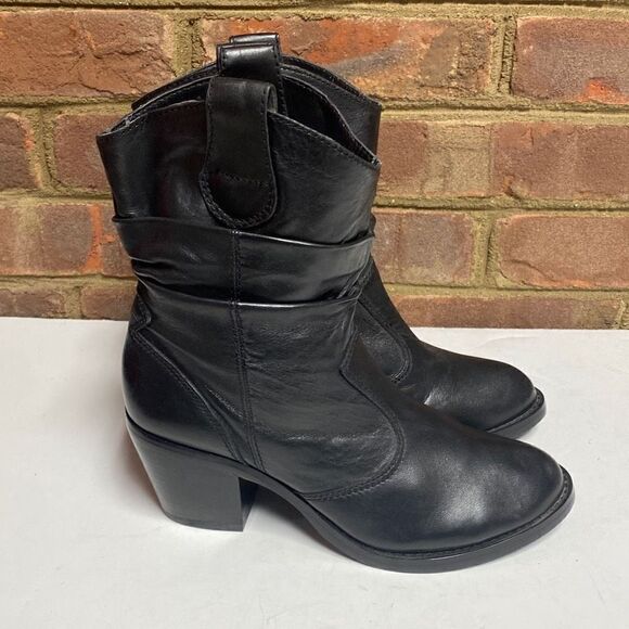 ARTURO CHIANG SHORT BlACK LEATHER SLOUCH BOOTS SIZE 6 NEW - Picture 1 of 11